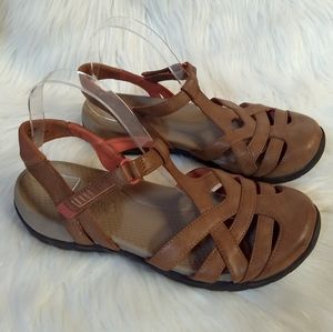 Bare Trap Women's Fayda Sandles